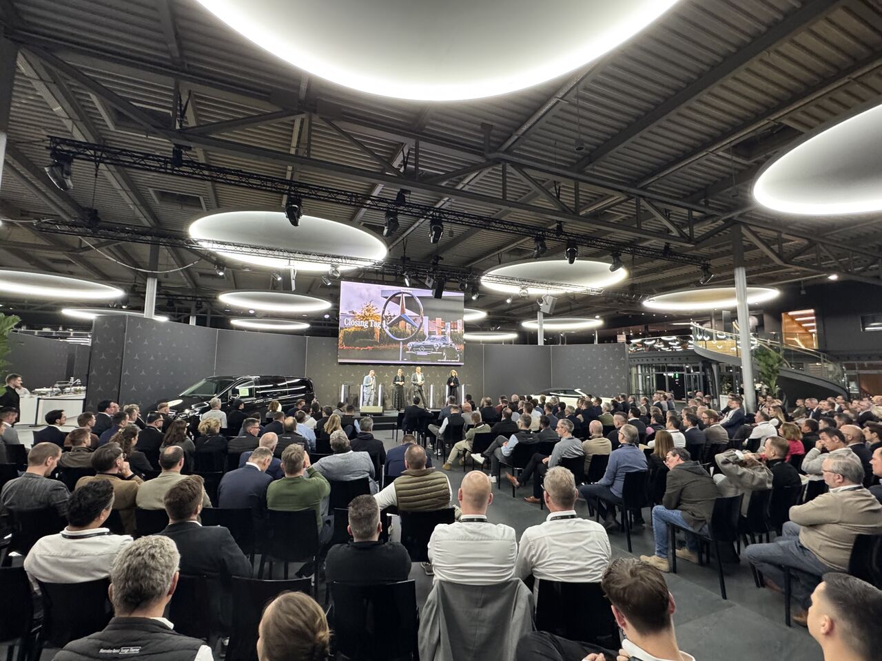 N*COGNITO Eventband live beim Mercedes-Benz Used Gipfel 2026 im Kundencenter Sindelfingen